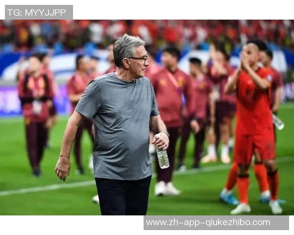国足换帅迎新挑战58岁老将临危受命出征东亚杯 国足换帅迎新挑战58岁老将临危受命出征东亚杯